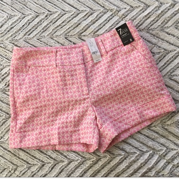 New York & Company Pants - NWT New York & Co 4” Pink Damask Shorts